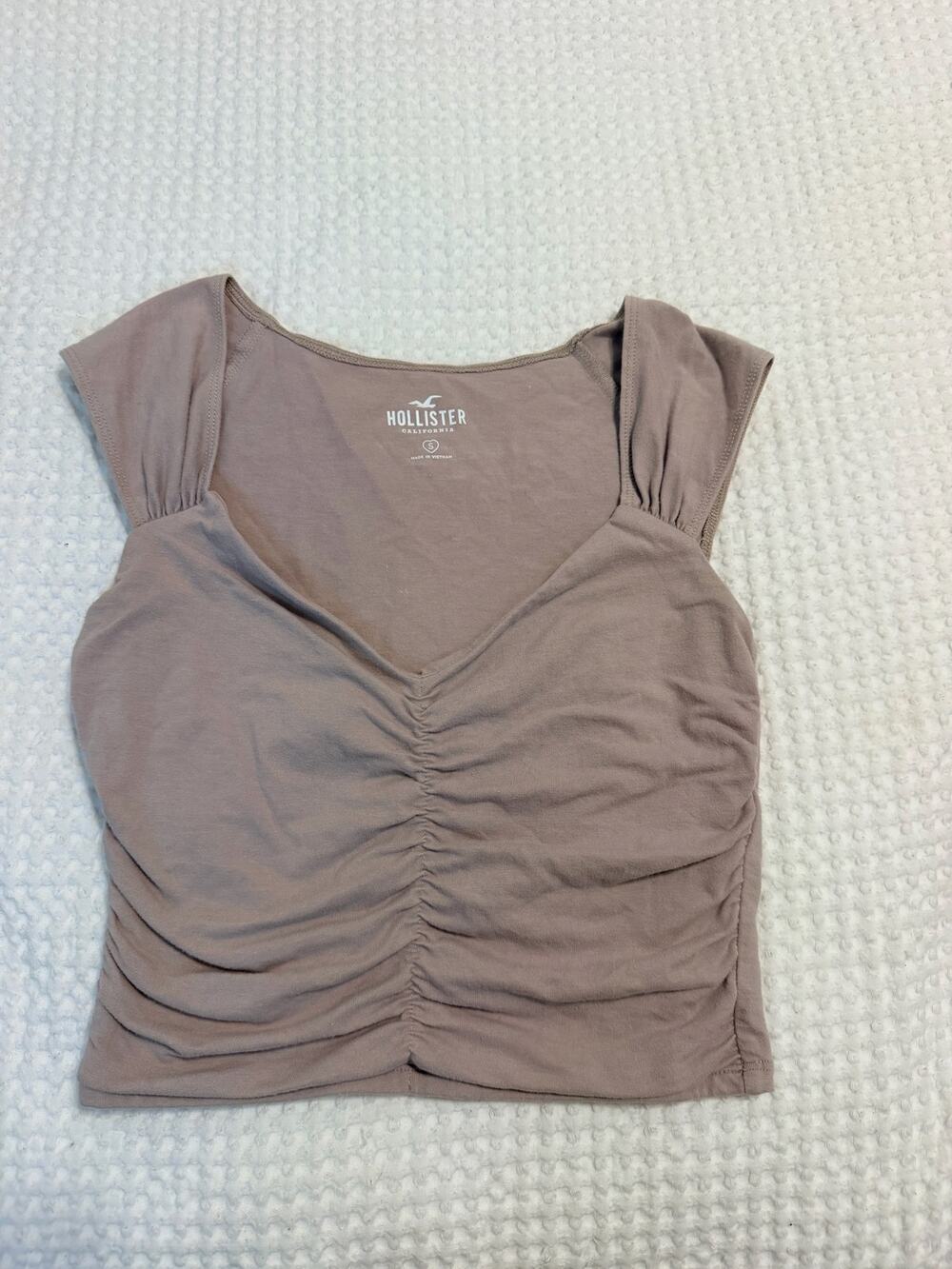 Hollister ruched sweetheart-neck cap-sleeve crop top - Small
